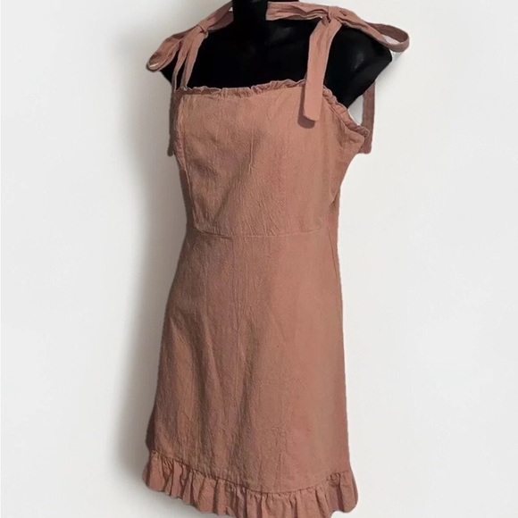 Nasty Gal Pink Ruffle Dress Size 4 Adjustable tie shoulder straps zip close - Picture 3 of 8